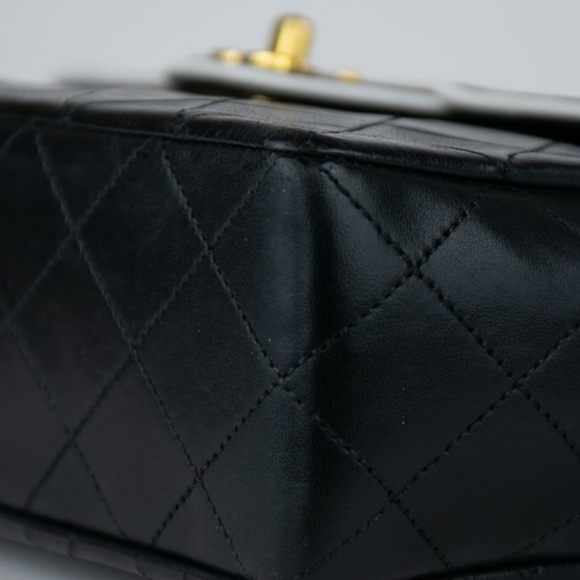 SOLD Chanel Vintage Single Flap Bag - Picture 9 of 16